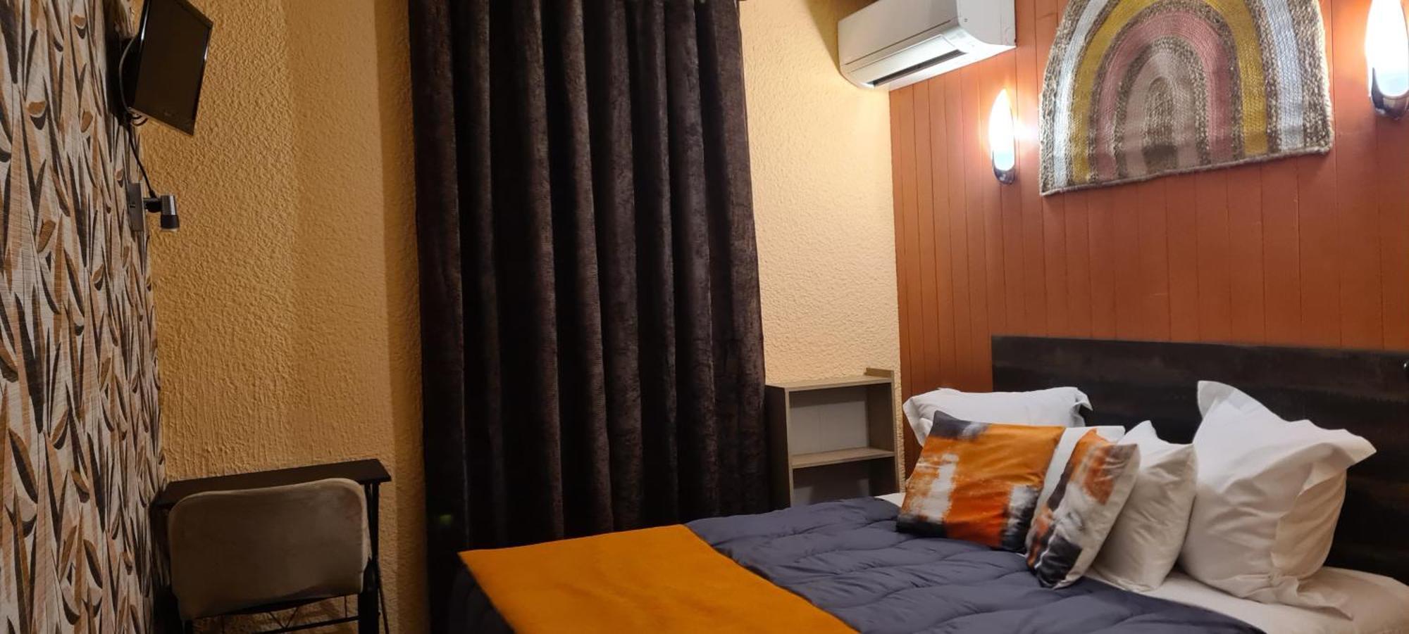 Hotel L'Etoile Aeroport - A61 卡尔卡松 外观 照片